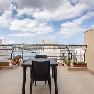 Sea View Apartment In St Paul'S Bay セント・ポールズ・ベイ Exterior photo