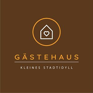 Gaestehaus "Kleines Stadtidyll" -Zimmer Und Apartments By Hotel Holsteiner Hof- ゲーストハッハト Exterior photo