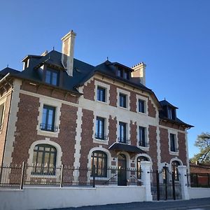 Coucy-le-Château-Auffrique Domaine Du Lion Rouge Bed & Breakfast Exterior photo