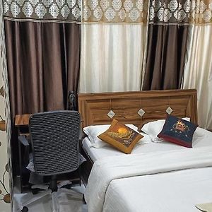 Private Fully Furnished Room In Kalyani Nagar プネ Exterior photo