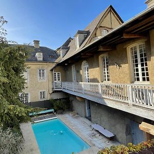 La Maison Aux Murs Anciens Et Ses Chambres タルブ Exterior photo