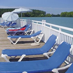 マルシアックAppt Hameau Du Lac Avec Piscine Et Vue Sur Le Lacアパートメント Exterior photo