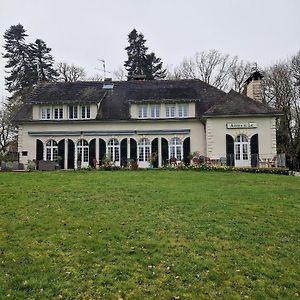 ホテル Aux Berges Du Lac De Mondon Mailhac-sur-Benaize Exterior photo