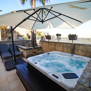 Mgarr Harbour Views Duplex Maisonette With Jacuzzi Hot Tubヴィラ Exterior photo