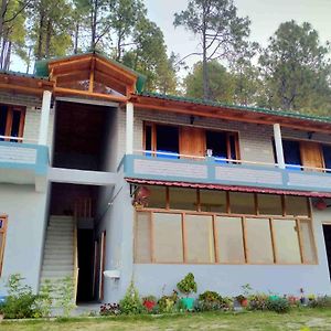 Odyssey Stays Binsar Panuānaula Exterior photo