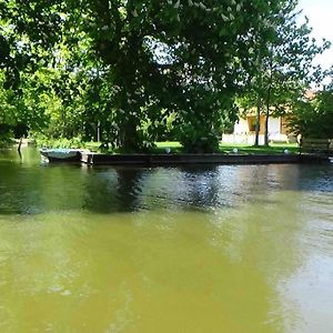 Serques Superbe Gite Au Bord De L'Eau, Marais Audomaroisヴィラ Exterior photo