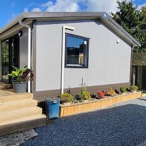 The Suburban Best Maharlika Accommodation アッパー・ハット Exterior photo