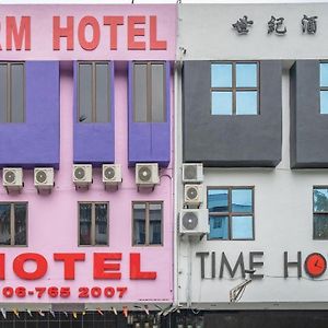 Vrm Hotel スレンバン Exterior photo