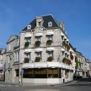 Hotel Restaurant Des Remparts ショーモン Exterior photo