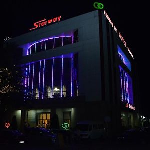 Starway Hotel ランカラン Exterior photo