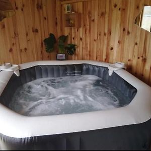 Hure Maison Calme Avec Jacuzzi Privatifヴィラ Exterior photo