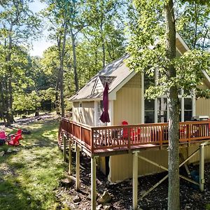 Hedgesville Modern Cabin W Hot Tub & Indoor Pool Gym Access!ヴィラ Exterior photo