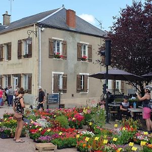 ホテル Relax Au Coeur Du Morvan Ouroux-en-Morvan Exterior photo