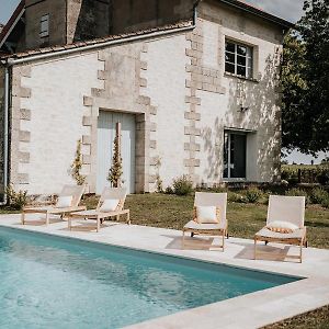 Lussac  Chateau La Grande Clotte Bed & Breakfast Exterior photo