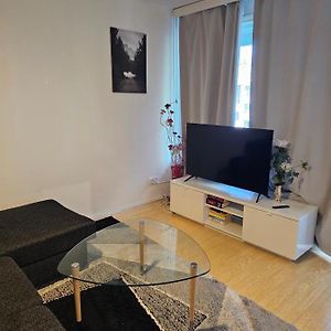 Comfortable 1 Bedroom Apartment In ヘルシンキ Exterior photo
