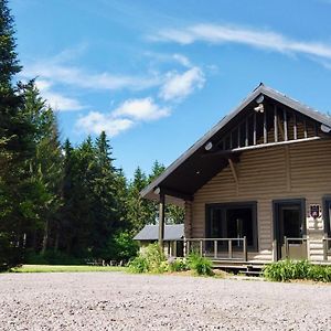 Les Chalets Tourisma - Chalet En Bois Rond Avec Spa - Chalet Du 4E Saint-Raymond Exterior photo