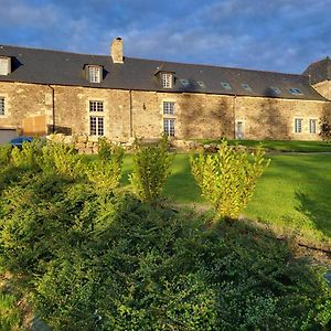 Manoir De La Garaye - Suite Parentale Taden Exterior photo