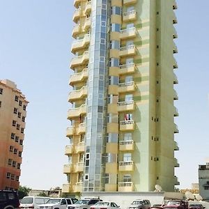 Bneid Al Gar Penthouse Entire Apartment 3 Bedroom Family Only クウェート Exterior photo
