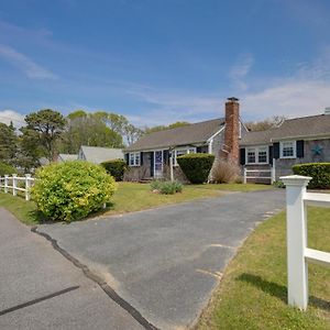 West Dennis Cape Cod Escape With Yard, 1 Mi To Beachヴィラ Exterior photo