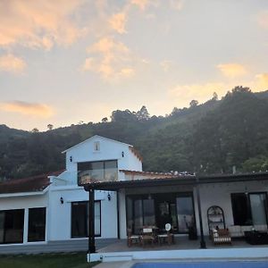 Amatitlán Chalet Santa Teresitaヴィラ Exterior photo