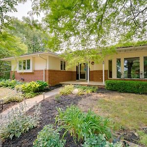 Charming Home With Pool And Deck About 9 Mi To Umich! イプシランティ Exterior photo