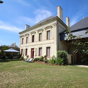 Vaudelnay Domaine Des Roses Bed & Breakfast Exterior photo