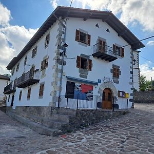 ホテル Posada De Oitz Oiz Exterior photo