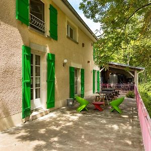 ホテル Une Poule Sur Un Mur, Chambre D'Hote A Soulosse Exterior photo