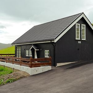 Sandavágur Luxurious Farm House - A Snaetu - Uniqueヴィラ Exterior photo