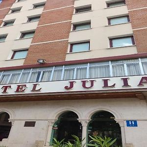 Hotel Julia アランダ・デ・ドゥエロ Exterior photo