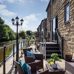 Luxury Canalside Home In Leeds リーズ Exterior photo