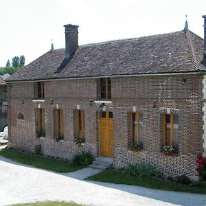 Bucey-en-Othe Le Bas Du Buisson Fermeヴィラ Exterior photo