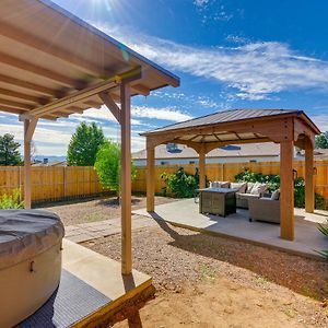 Prescott Valley Retreat With Hot Tub And Kayaks Exterior photo