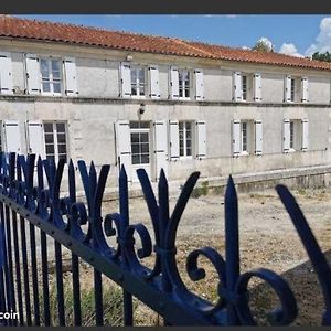 Mortiers Chambre D'Hotes Dans Maison Charentaise Bed & Breakfast Exterior photo