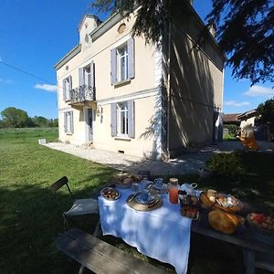 Sainte-Livrade-sur-Lot L' Embellie Sur Lot Bed & Breakfast Exterior photo