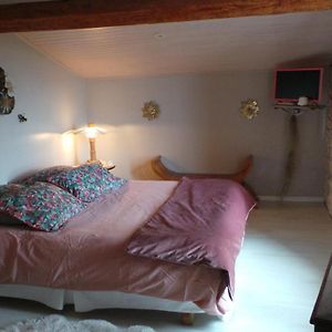 Monprimblanc Chambre D'Hotes Le Paon Blanc Bed & Breakfast Exterior photo