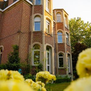 Saint-Pierre-Brouck Chambre Au Chateau De St-Pierre-Brouck Bed & Breakfast Exterior photo