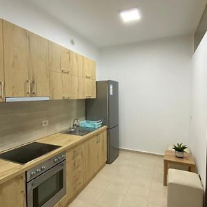 LushnjëAnna'S Apartamentアパートメント Exterior photo