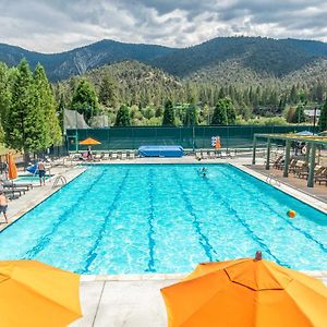 Modern Pine Mountain Club Cabin With Community Pool!ヴィラ Exterior photo