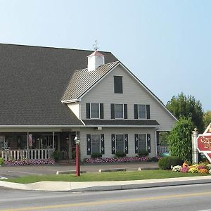 Country Living Inn ランカスター Exterior photo