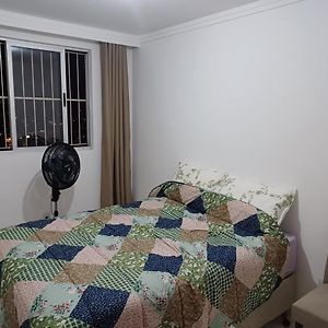 Aluga-Se Quarto Em Apartamento イパチンガ Exterior photo