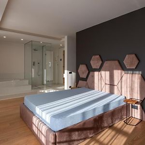 Sauna&Jacuzzi Apartment クルージュ＝ナポカ Exterior photo