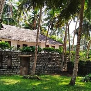 Karikkathi Ayurveda Beach House トリバンドラム Exterior photo