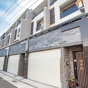 ホテル 綠竹 弄 親子 民宿 附設 背包 客房 Guiren Exterior photo