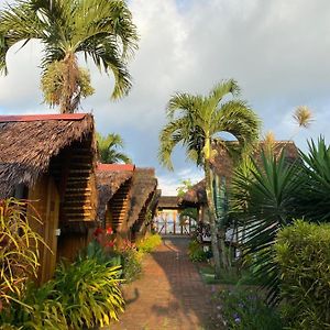 ホテル Zutalu - Playa Sur Puerto López Exterior photo