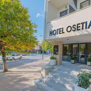 Hotel Osetia Garden モムチルグラト Exterior photo