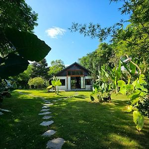 ハザン Lake House Bed & Breakfast Exterior photo