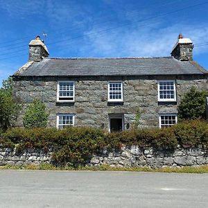 Llanfair Charming, Spacious Farm House By Harlech Beachヴィラ Exterior photo