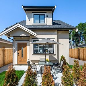 Three Bedrooms Brand New Laneway House Near Public Transit バンクーバー Exterior photo