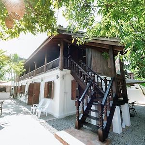 ホテル Maison Barn Laos ルアンパバーン Exterior photo